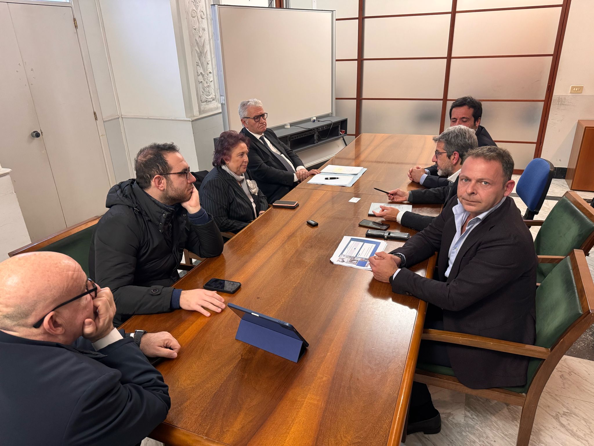 Affitti brevi a Napoli: AIGAB incontra le istituzioni e chiede di rafforzare la collaborazione anche nel chiarire i requisiti richiesti durante i controlli, in base alla tipologia ricettiva, per un turismo consapevole e legale.